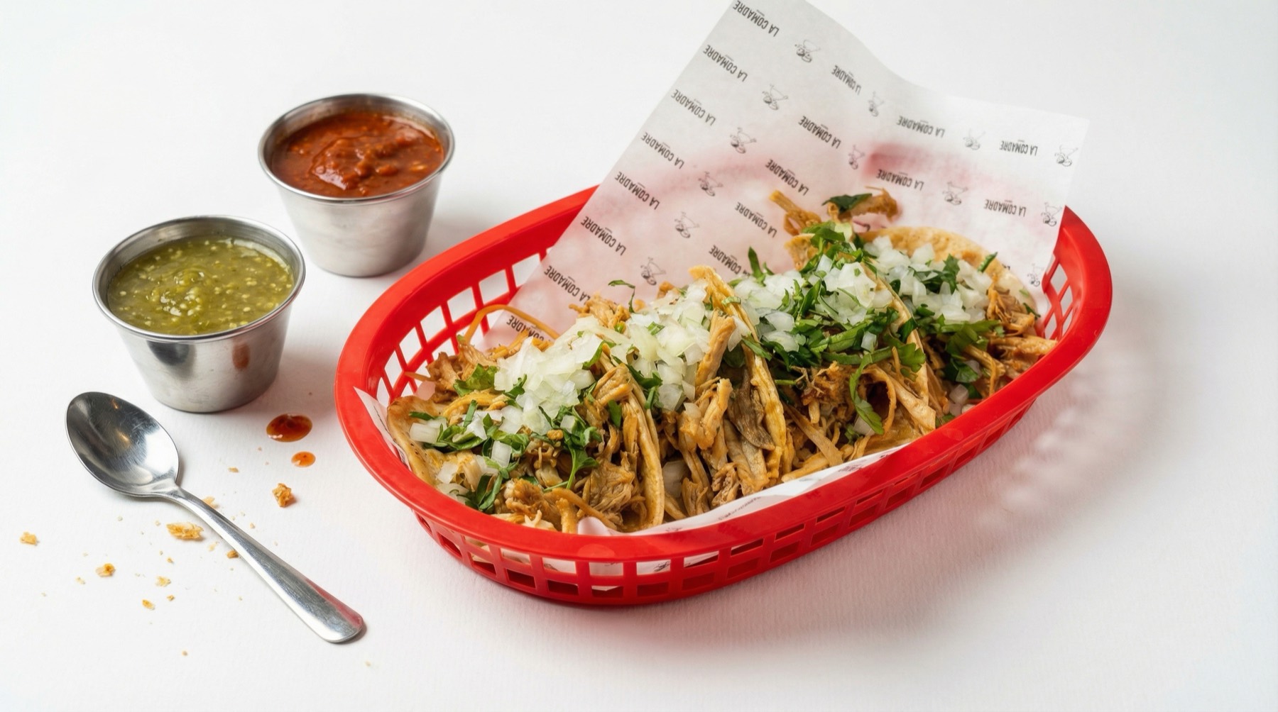 Carnitas con salsas caseras